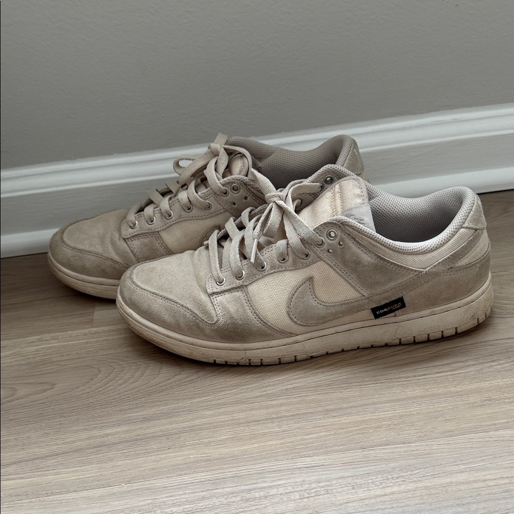 Nike Men's Tan Sneakers